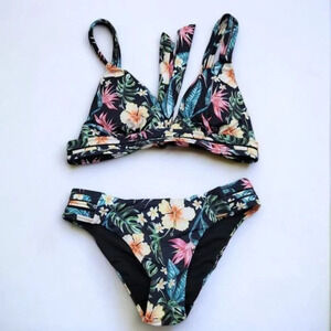 Sweet Secret Black Tropical Flower 2 Piece‎ Bikini - Size EU 36